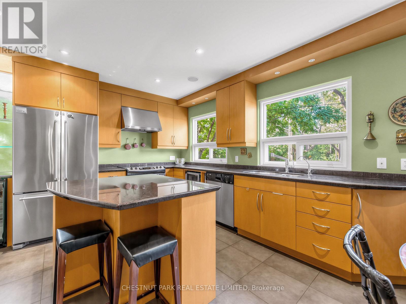 25 Clarendon Avenue — photo 13