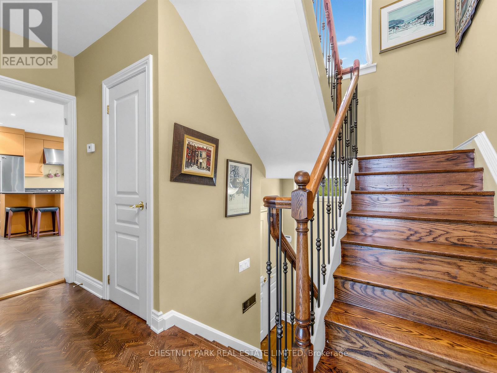 25 Clarendon Avenue — photo 17