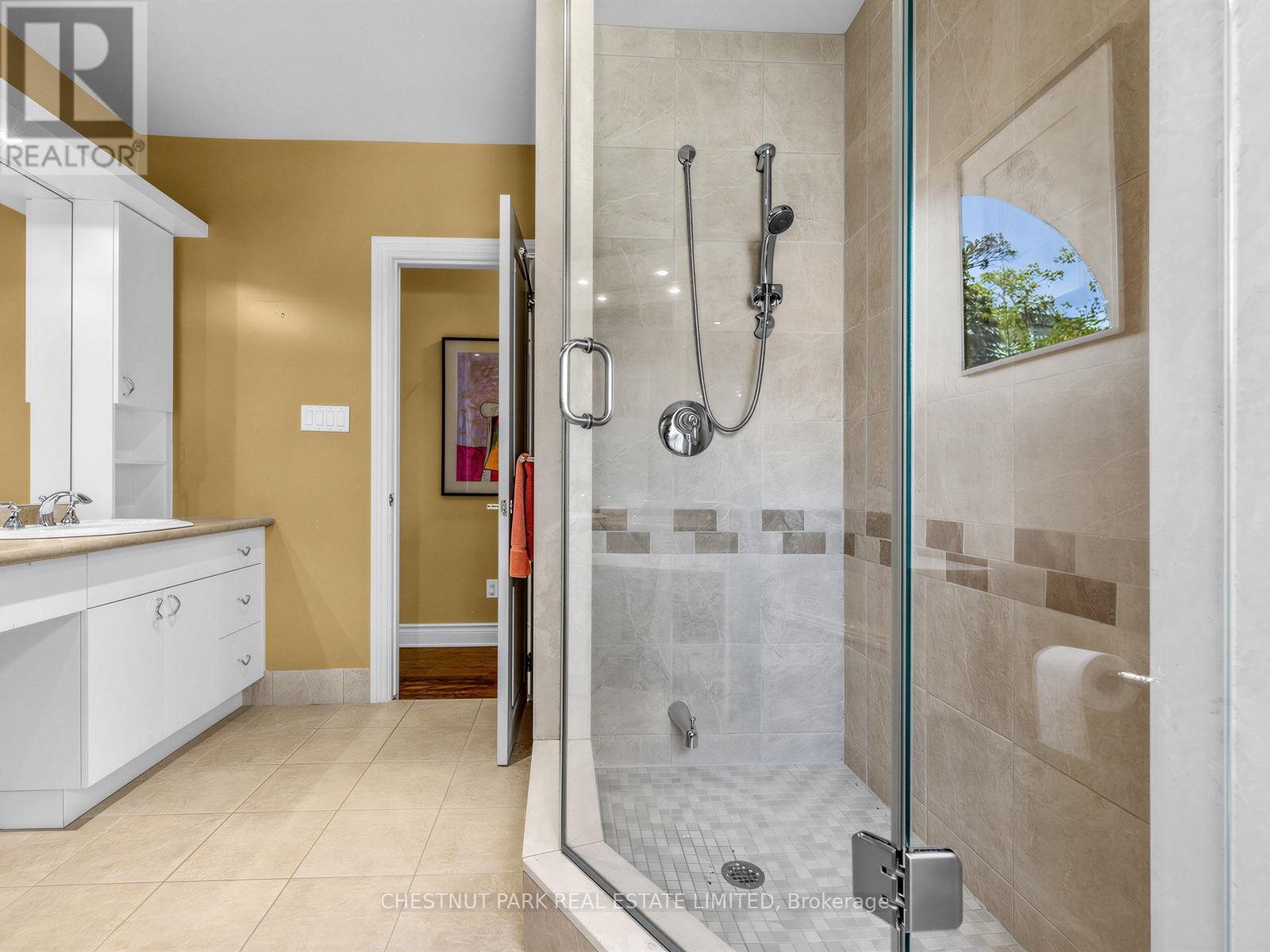 25 Clarendon Avenue — photo 24