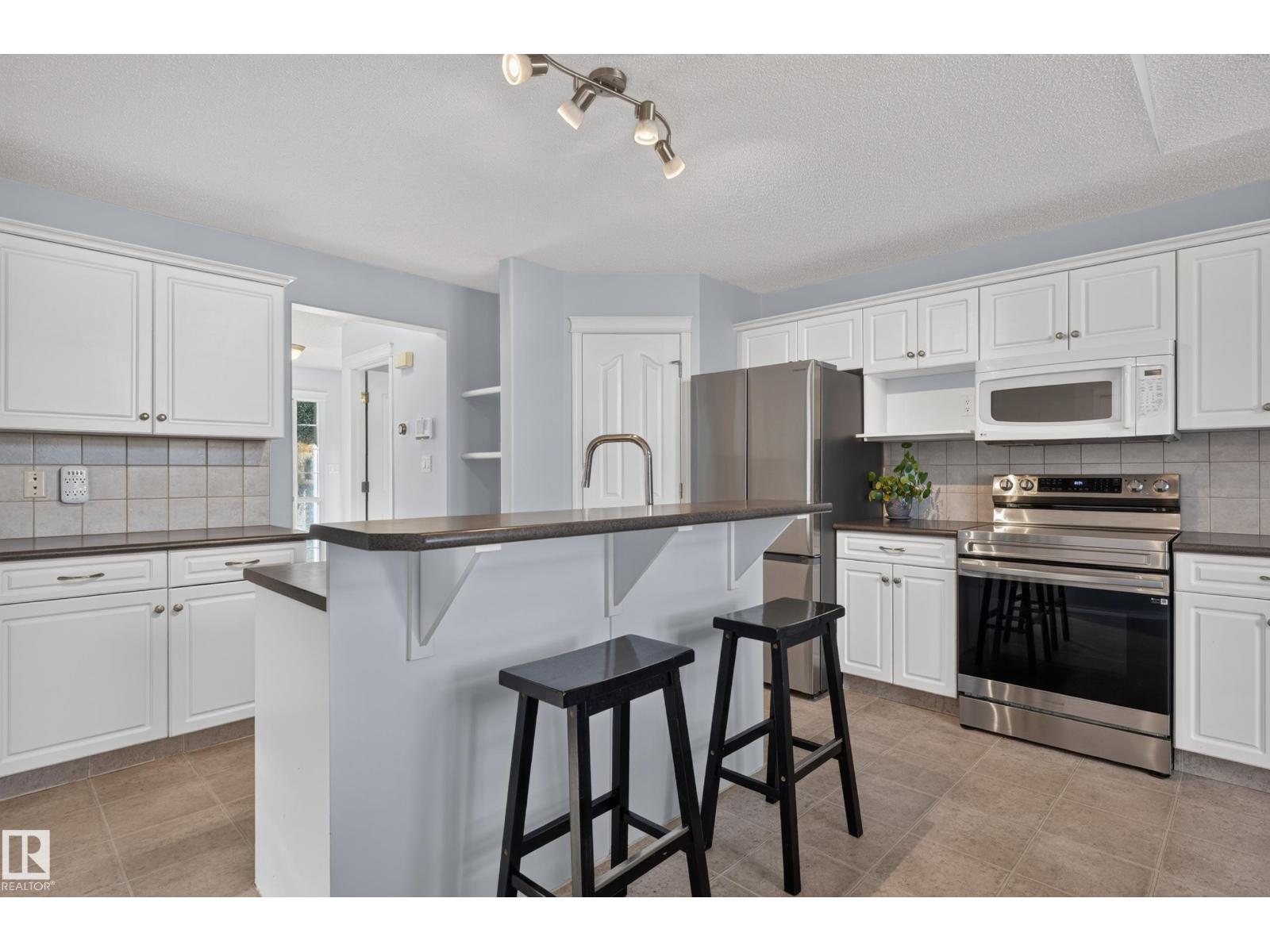 84 WESTWOOD LN - 12