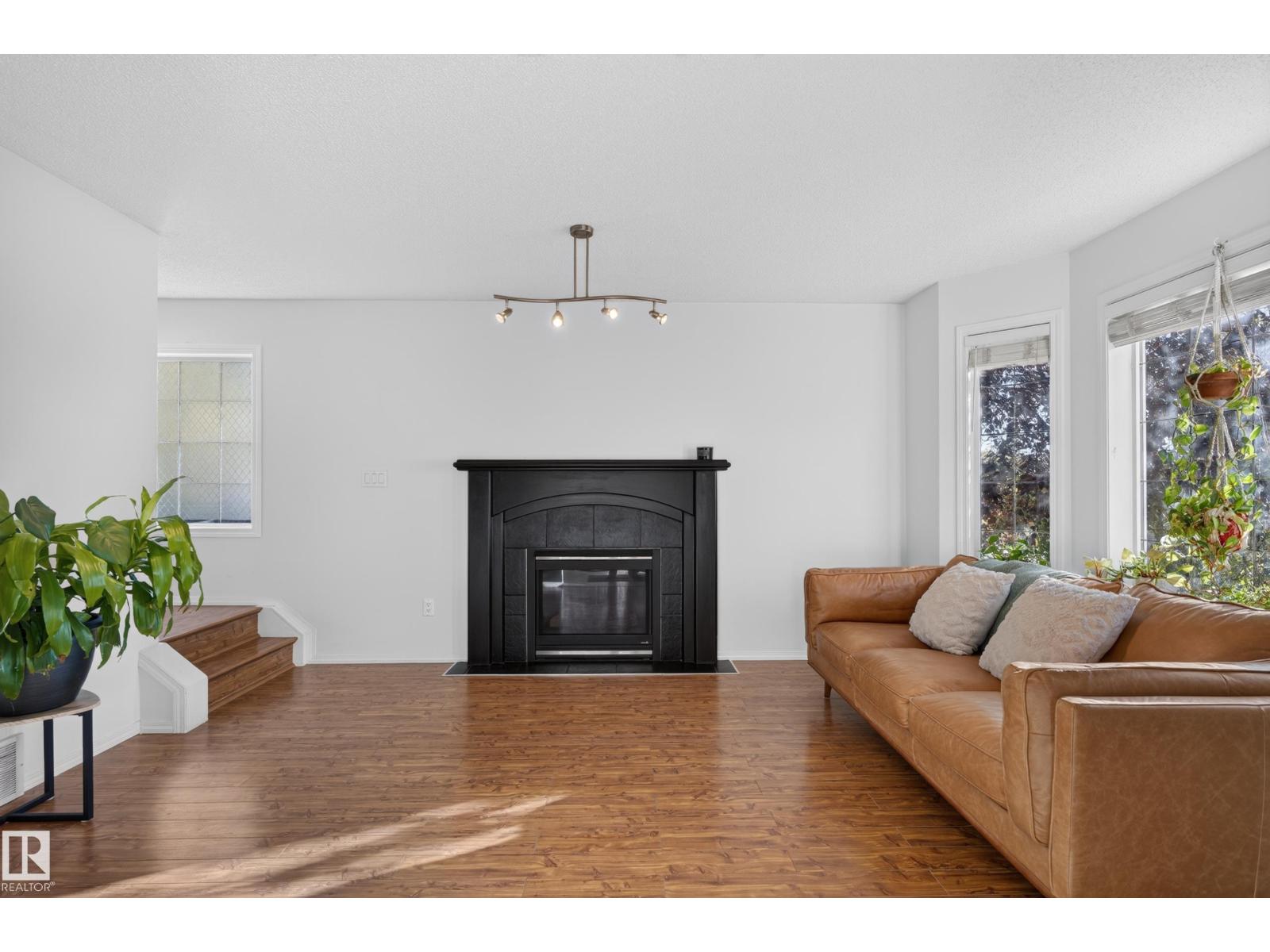 84 WESTWOOD LN - 3