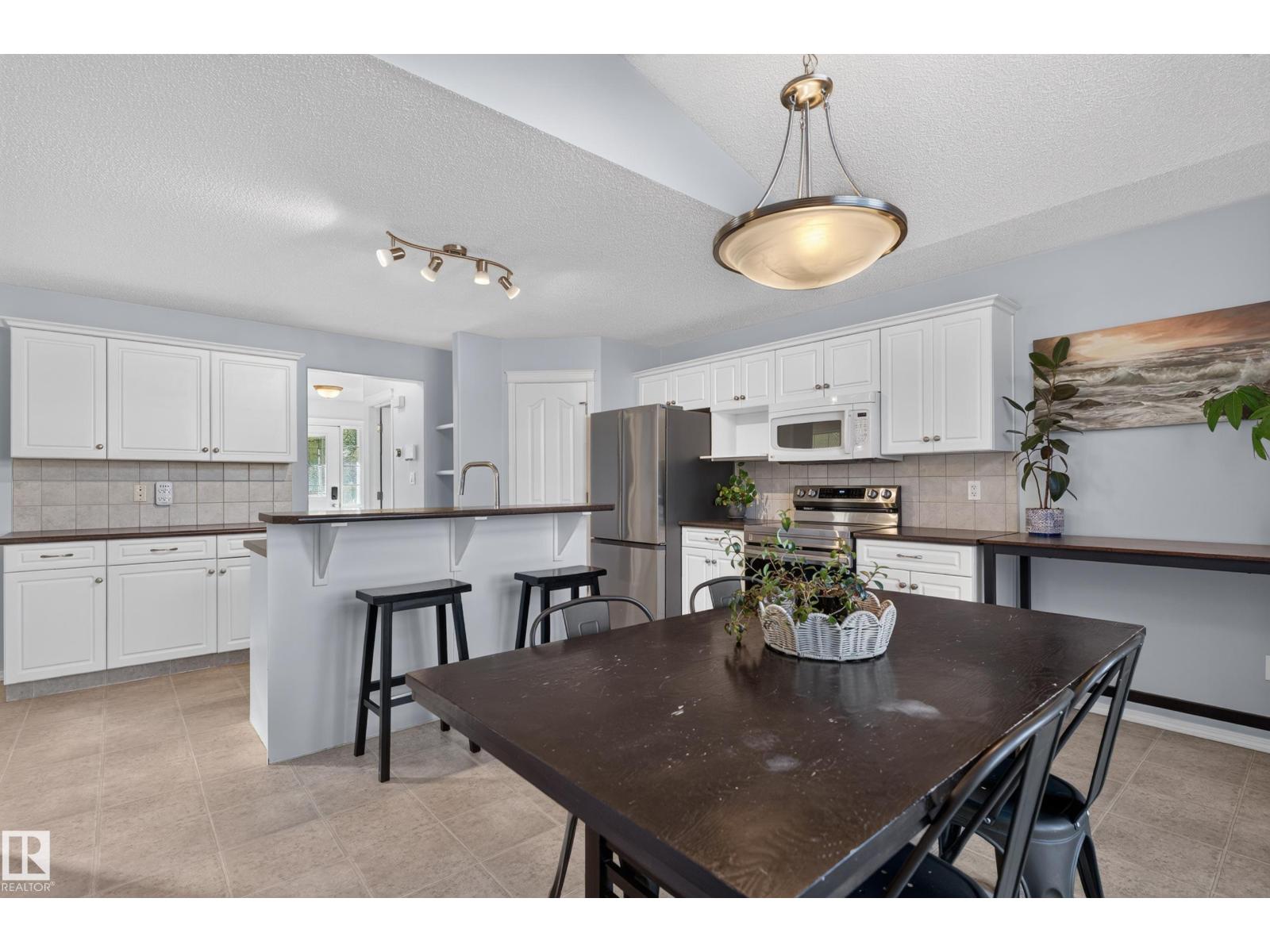 84 WESTWOOD LN - 8