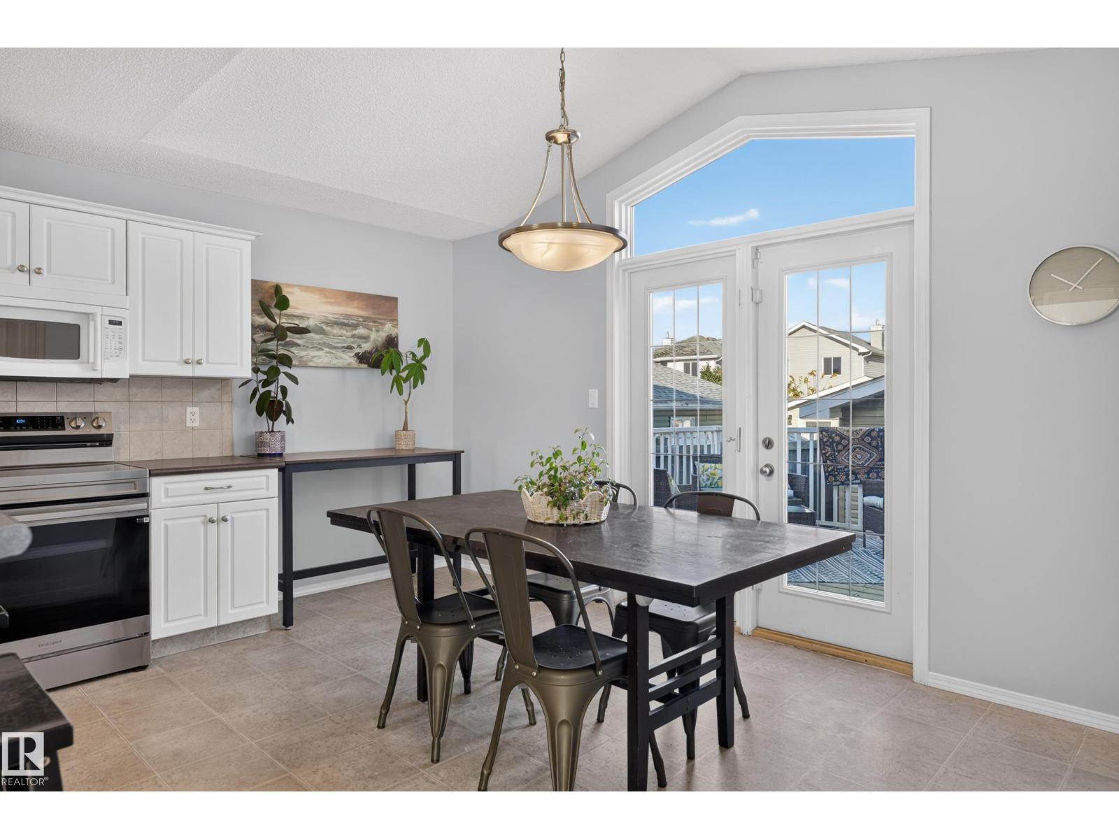 84 WESTWOOD LN - 9