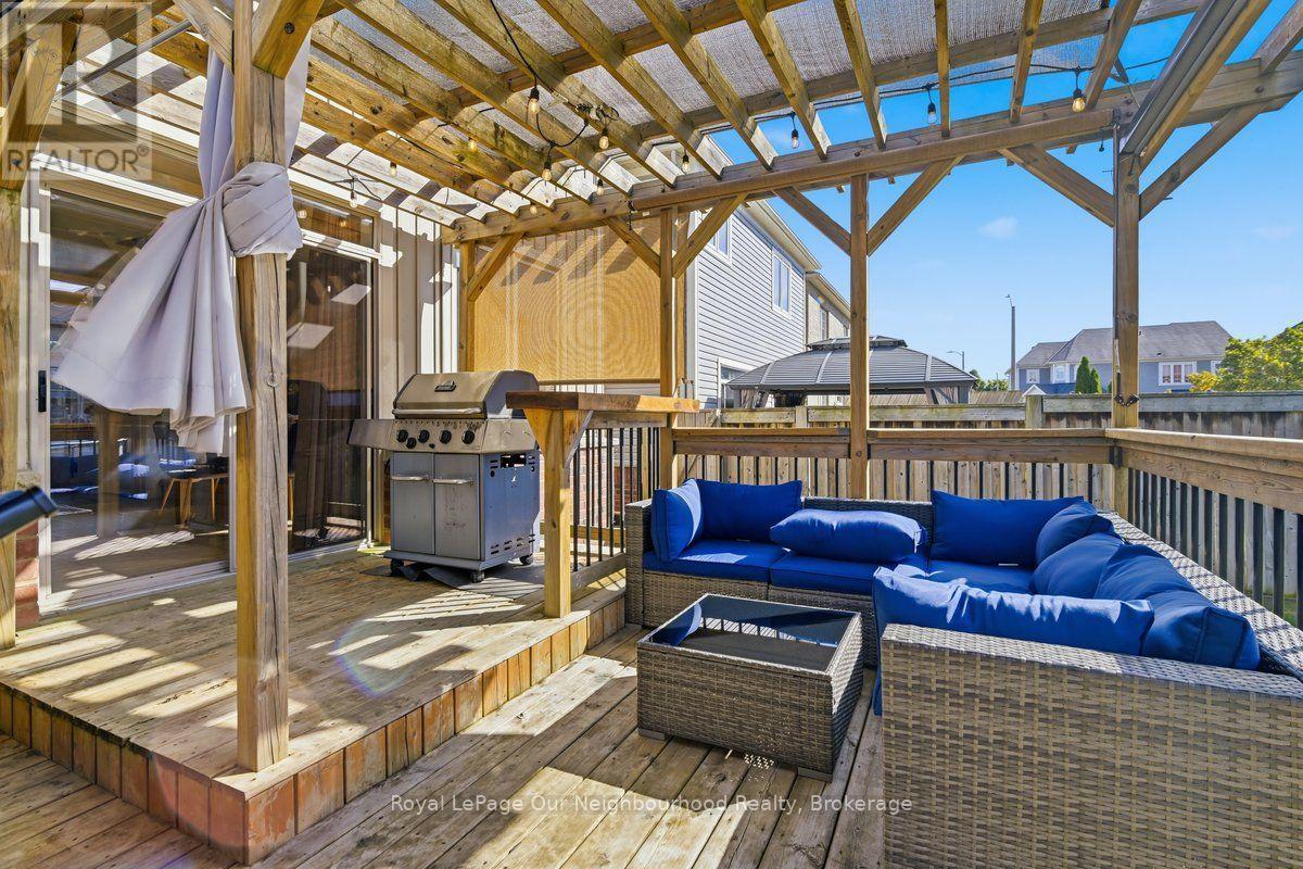 126 TED MILLER CRESCENT - 23