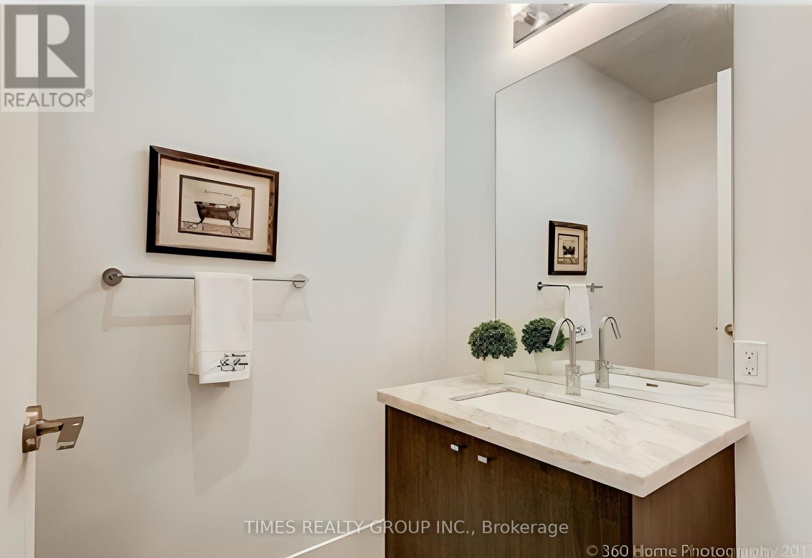 39 Queens Quay E. Street East — photo 15