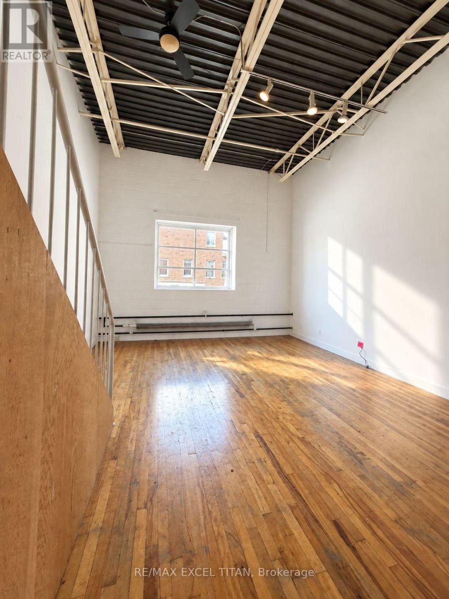 227 Sterling Road East — photo 8