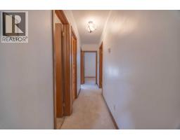 Kitchen - 53 Kentish Drive Sw, Calgary, AB T2V2L4 Photo 11