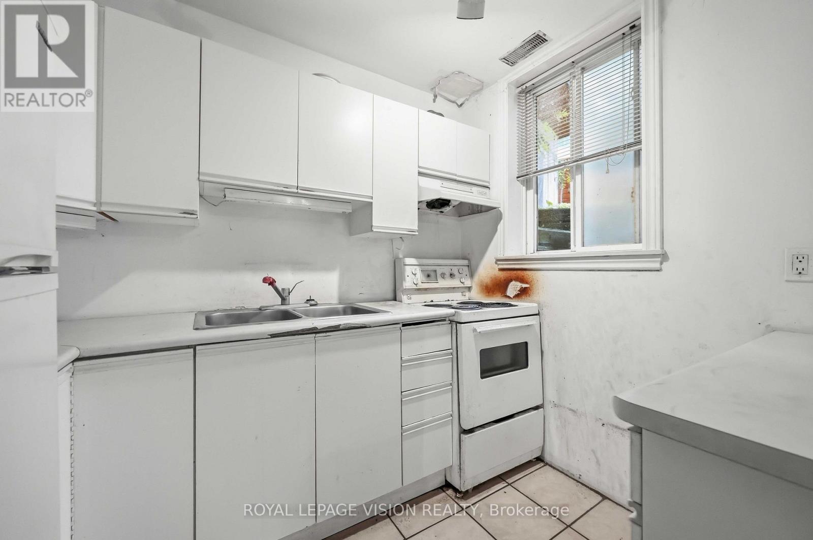 9 EAST ROAD - 23