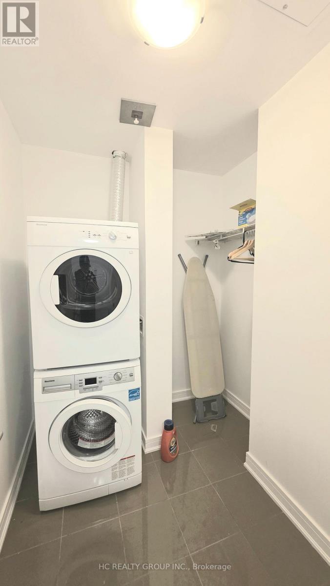 9191 Yonge Street — photo 12
