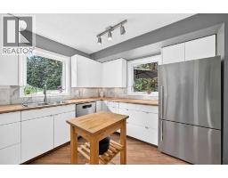 555 Killarney Glen Court SW - photo 17