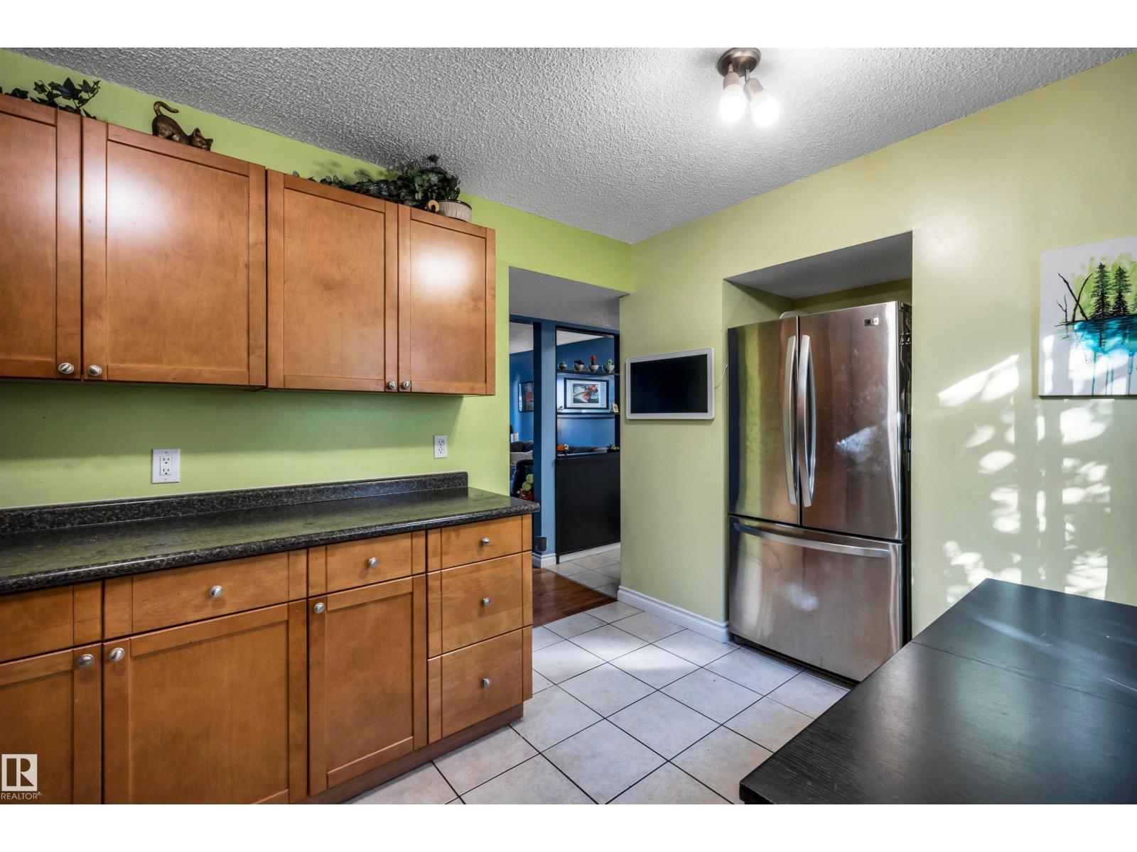 10539 84 ST NW - 20