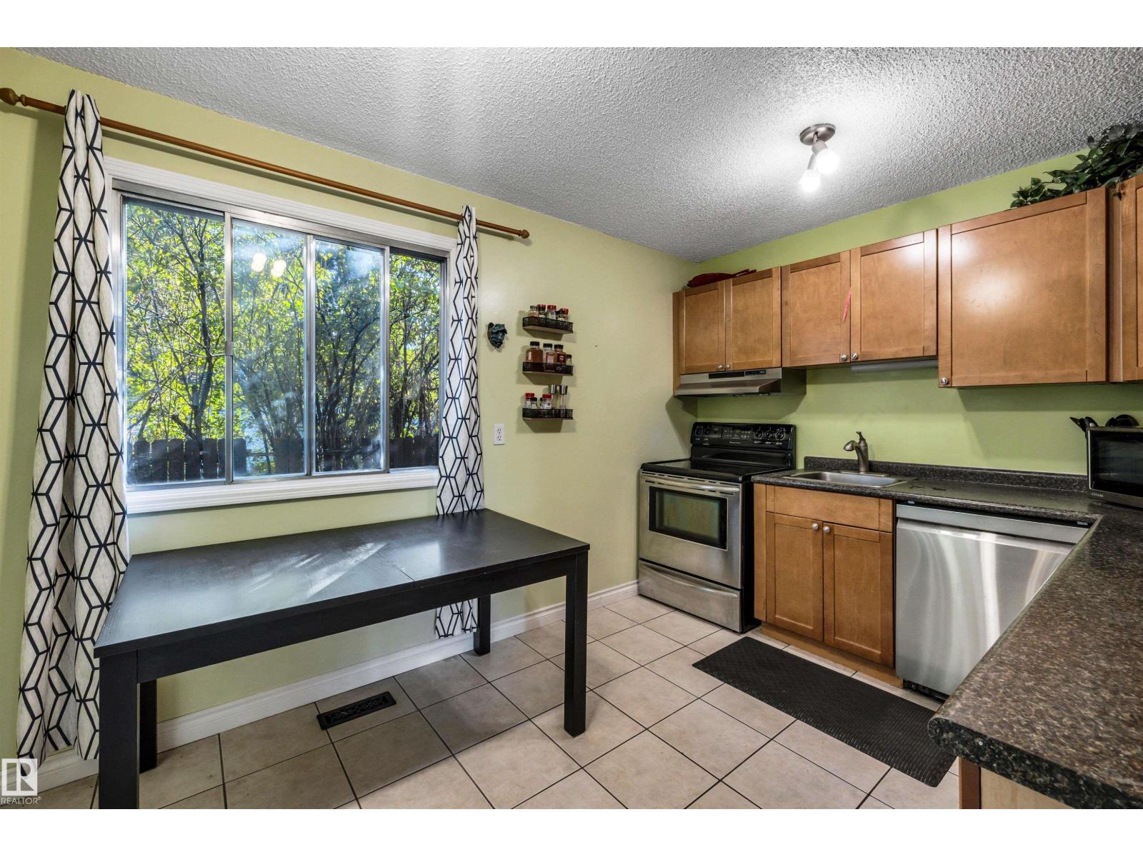 10539 84 ST NW - 18