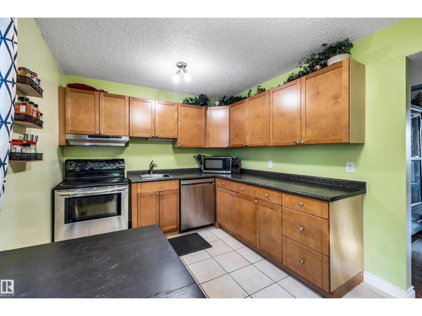 10539 84 ST NW - 17