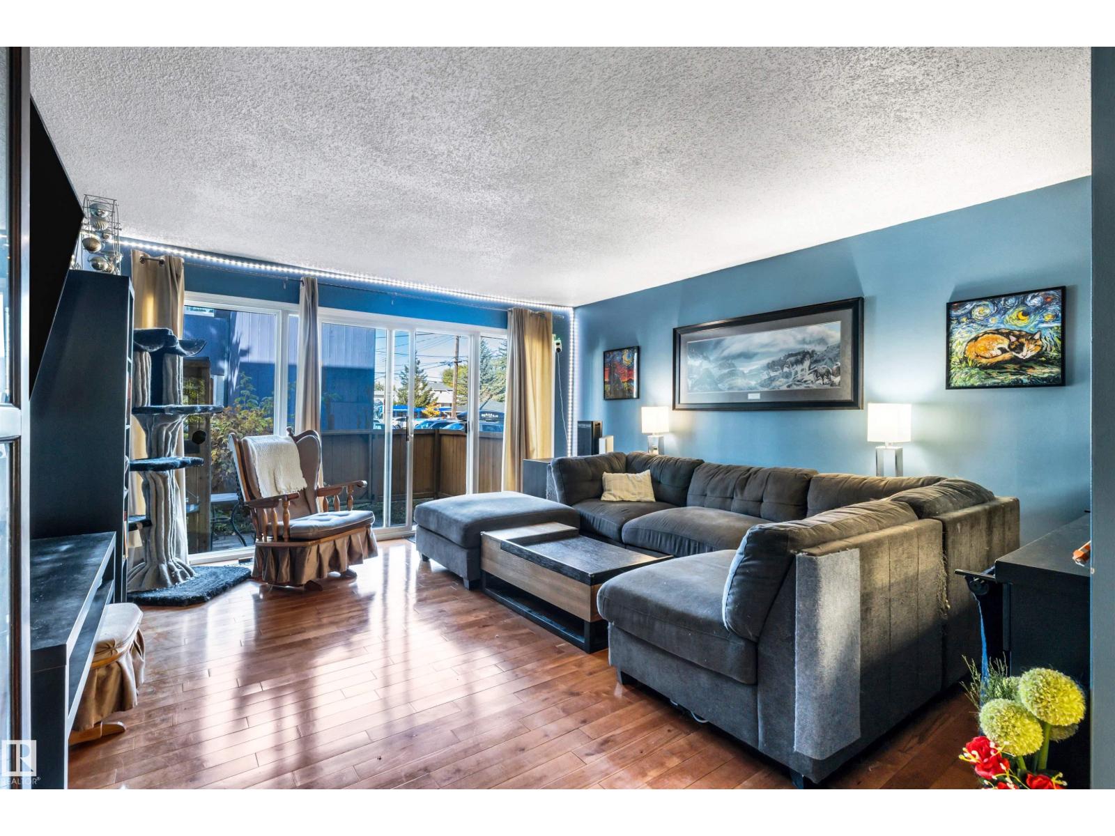 10539 84 ST NW - 16