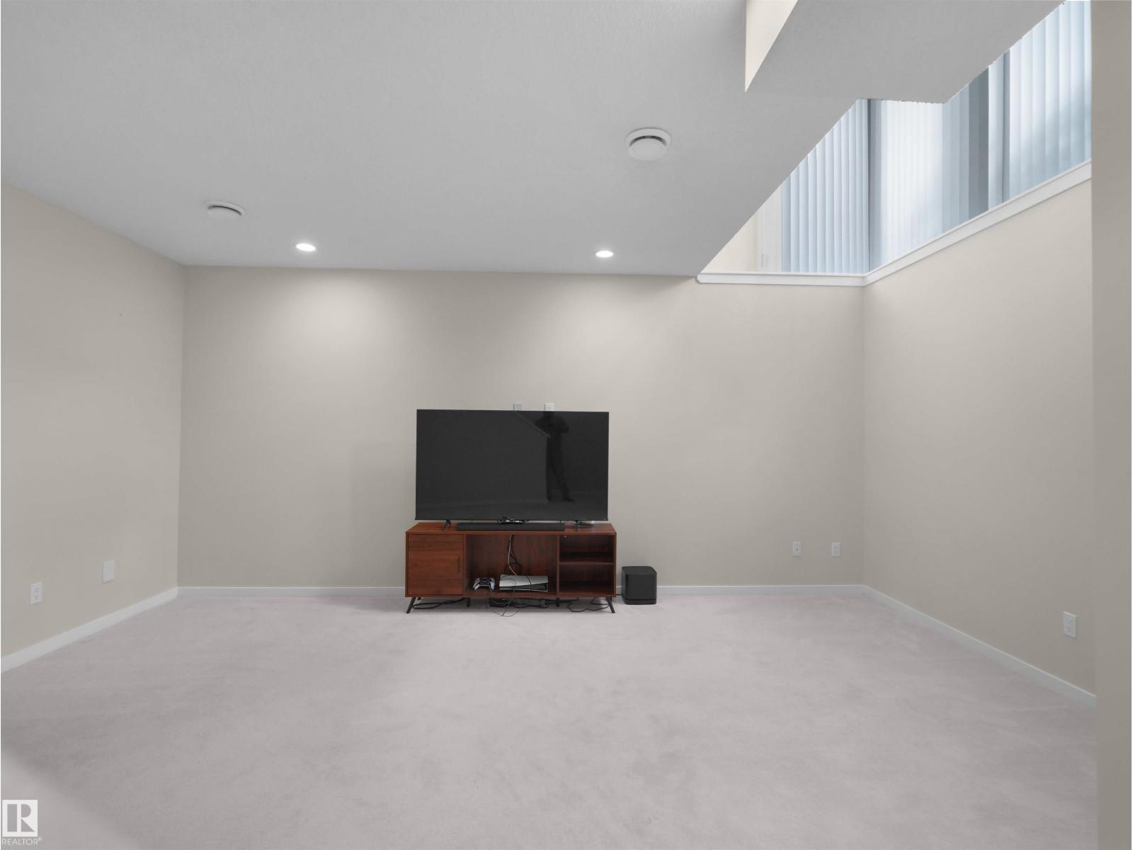9764 221 ST NW - 32