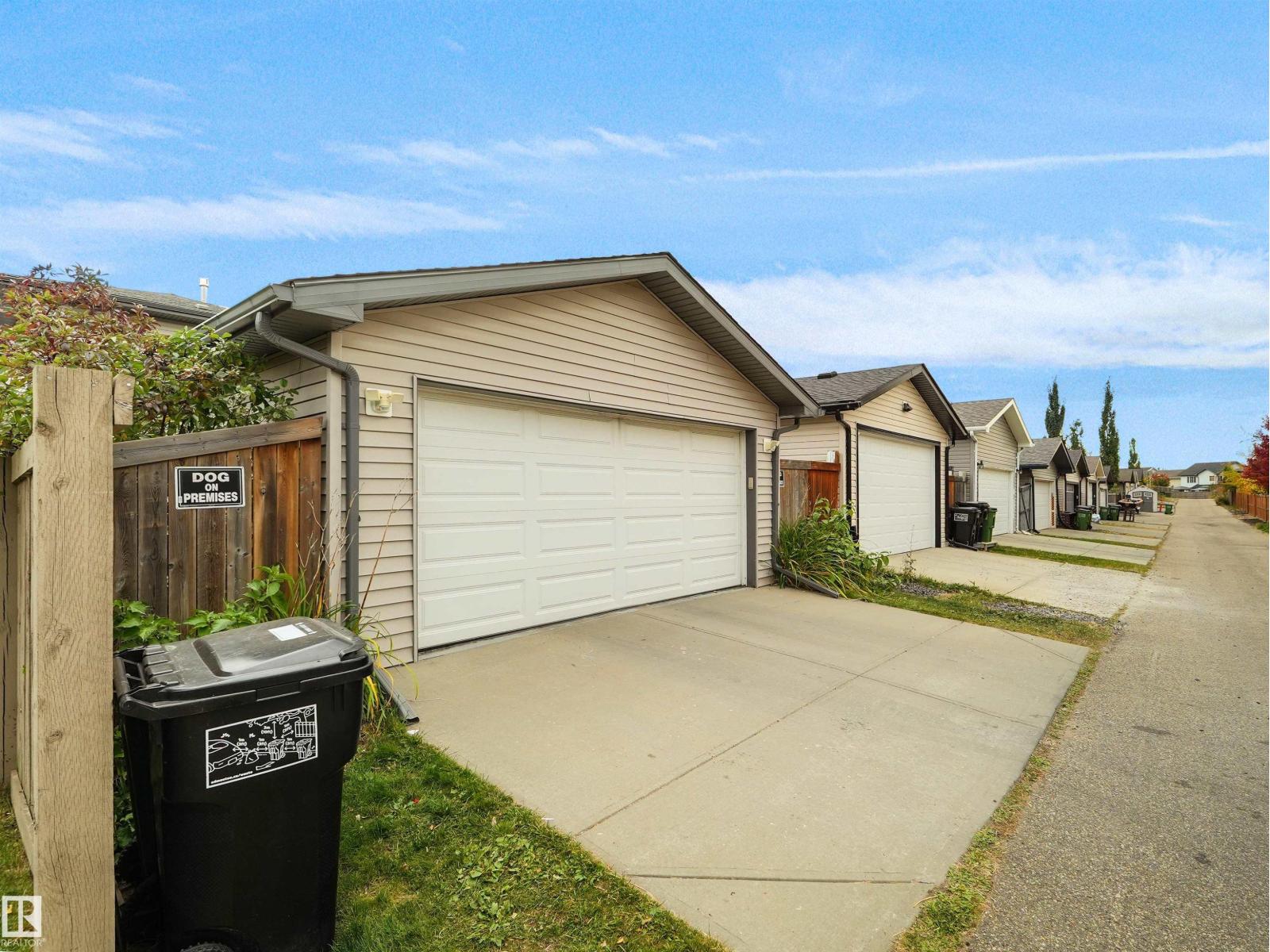 9764 221 ST NW - 44