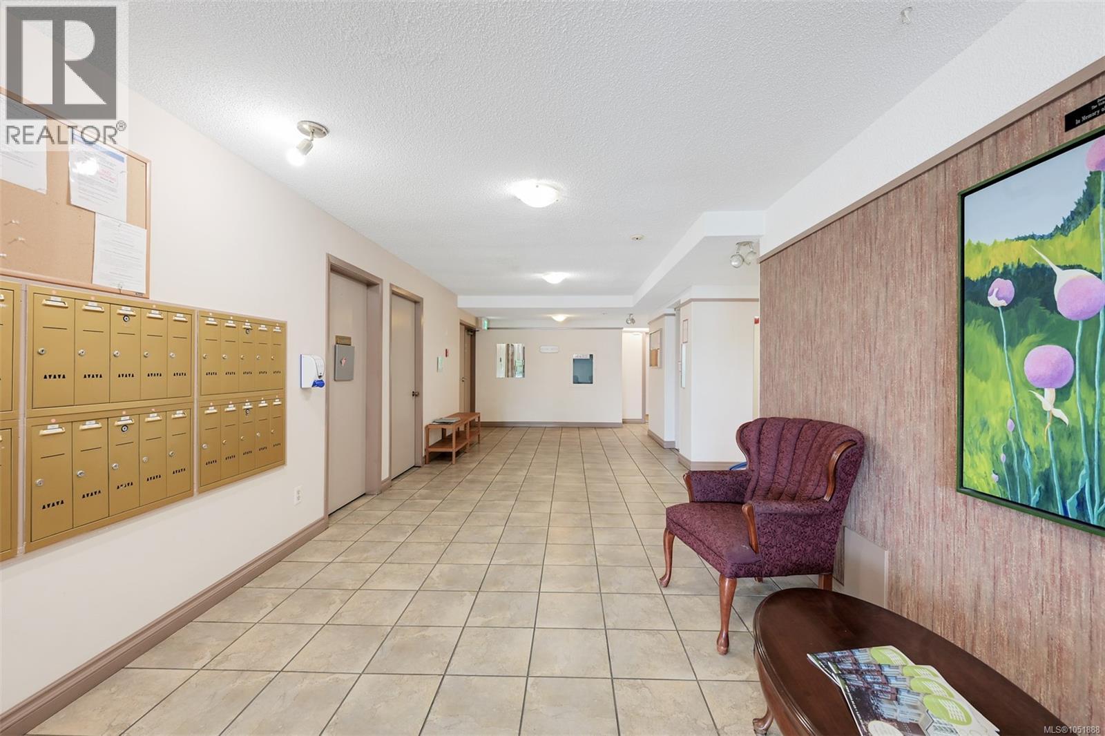 206 2022 Foul Bay Rd, Victoria - Image 1