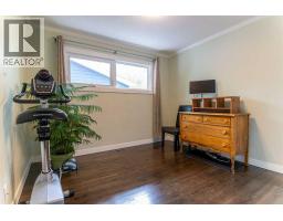 361 Capri Avenue NW - photo 31
