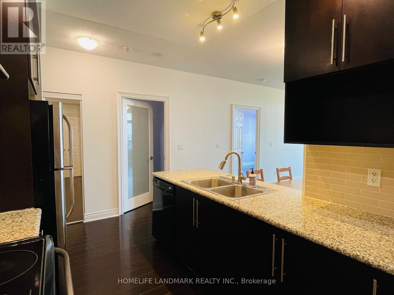 23 Cox Boulevard — photo 8