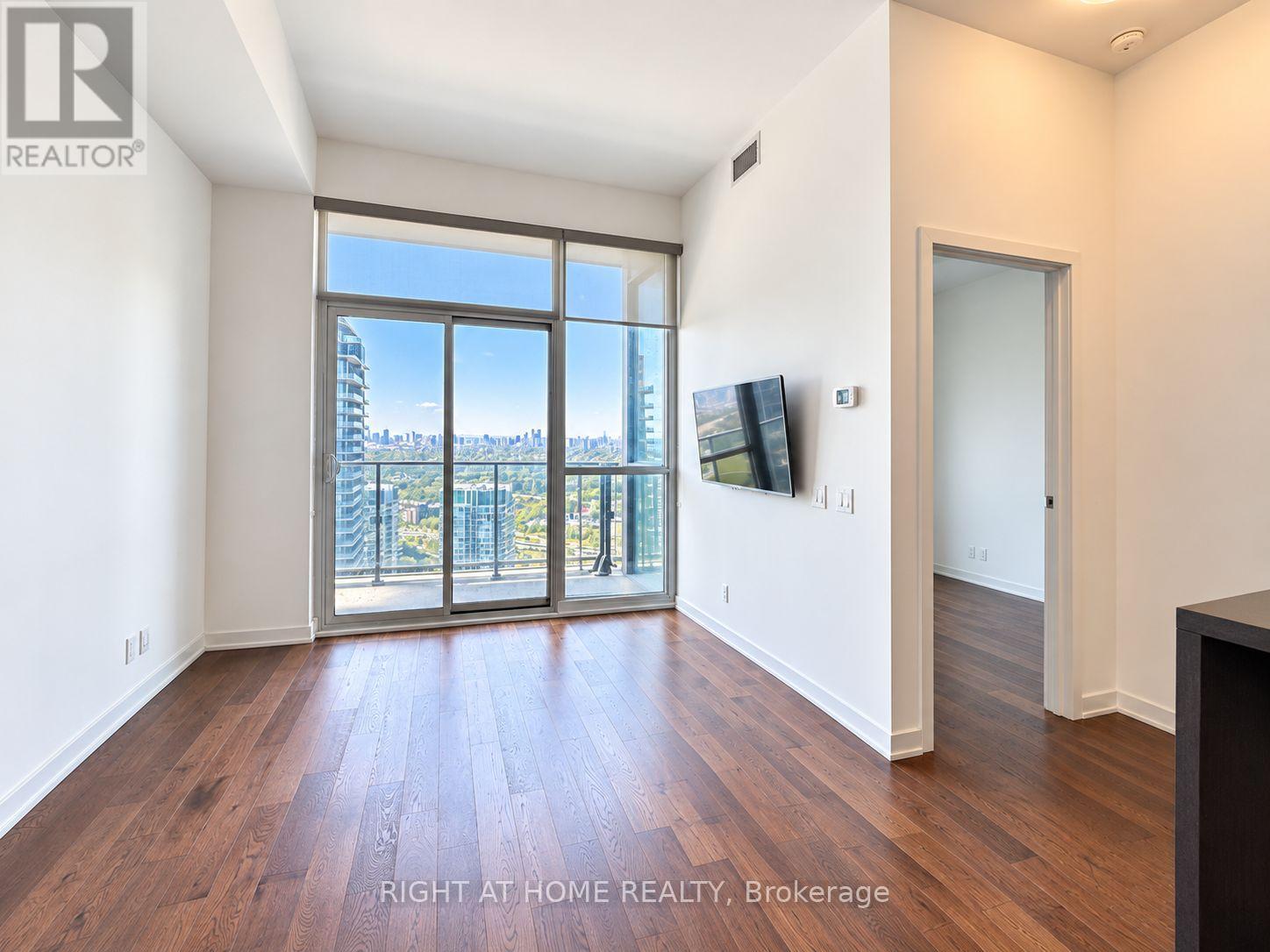 2200 Lake Shore Boulevard West — photo 4