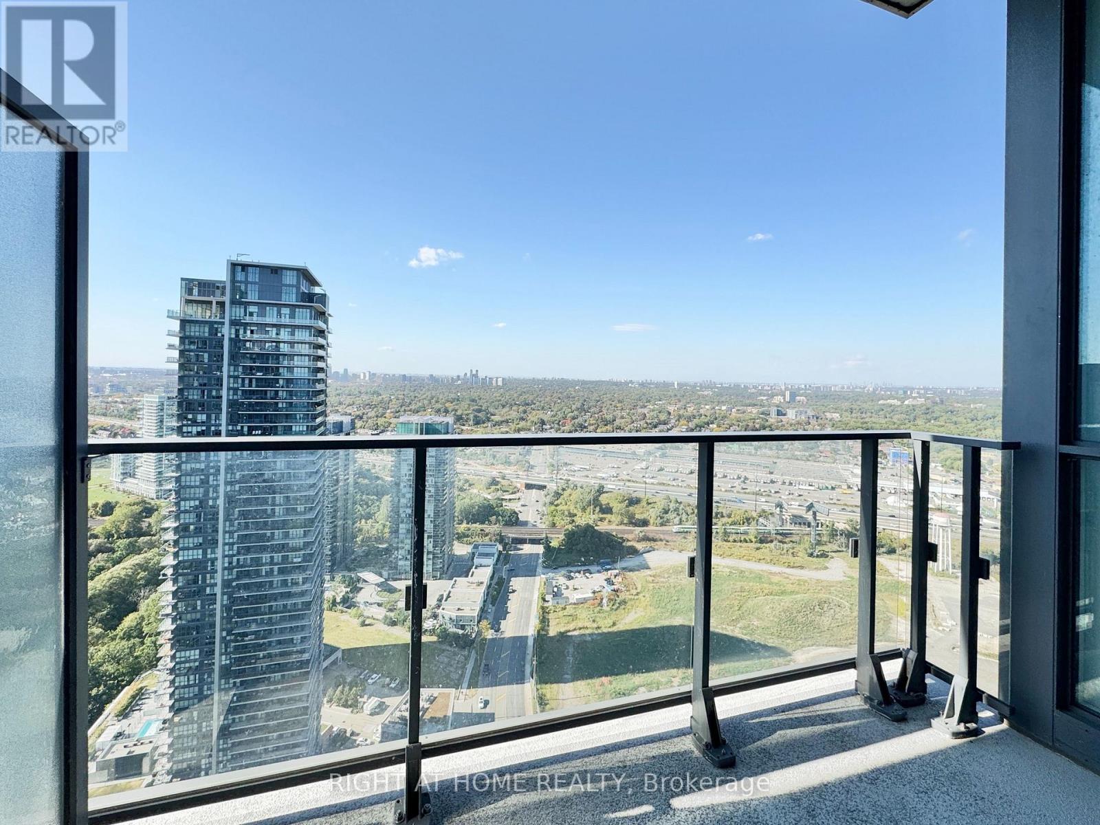 2200 Lake Shore Boulevard West — photo 8