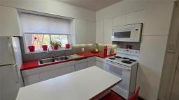 302 Oak Avenue, Winnipeg Beach, MB R0C3G0 Photo 14