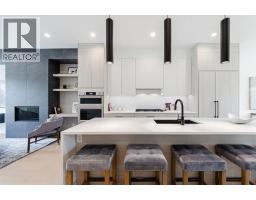 5pc Bathroom - 2302 Osborne Crescent Sw, Calgary, AB T2T0Y5 Photo 9