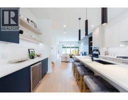 2pc Bathroom - 2302 Osborne Crescent Sw, Calgary, AB T2T0Y5 Photo 6