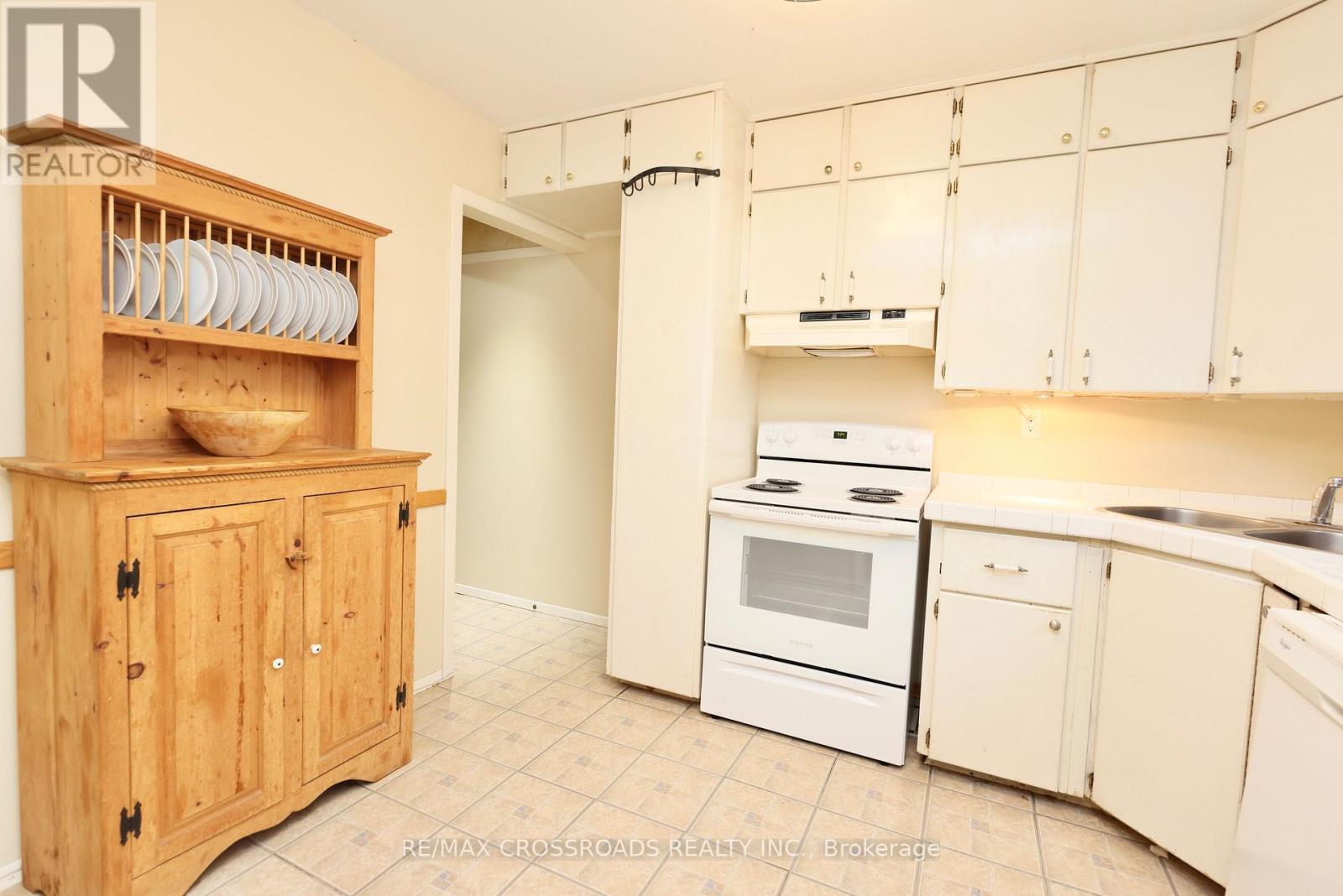 118 WALES AVENUE - 5