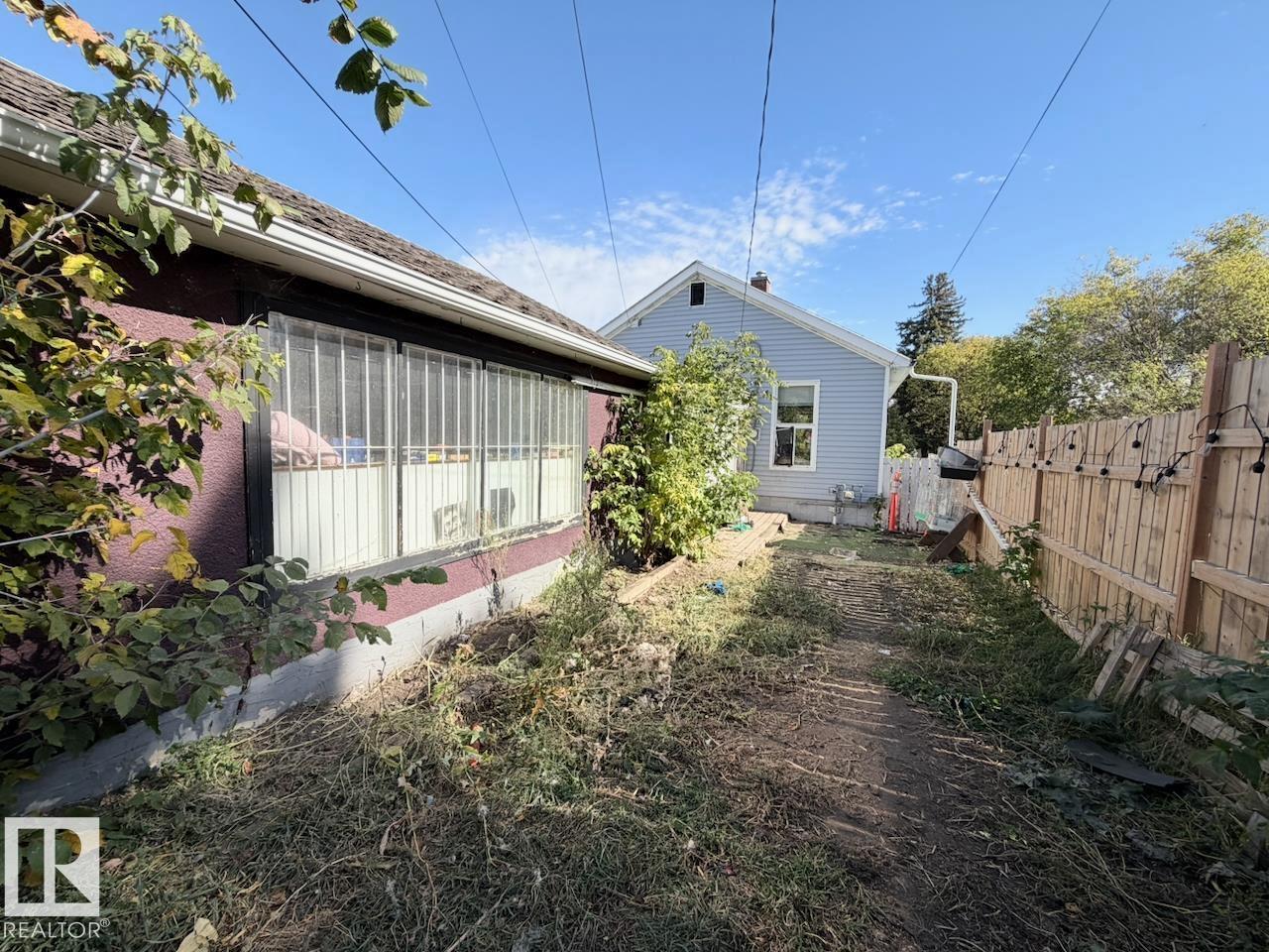 12026 77 ST NW - 22