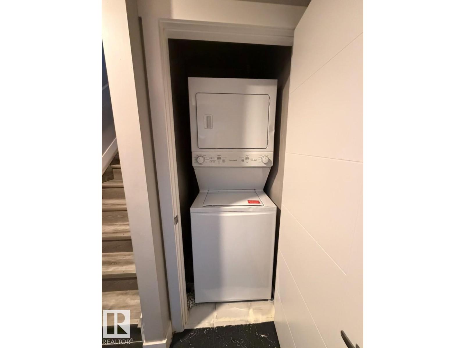 424 42 AV NW - 23