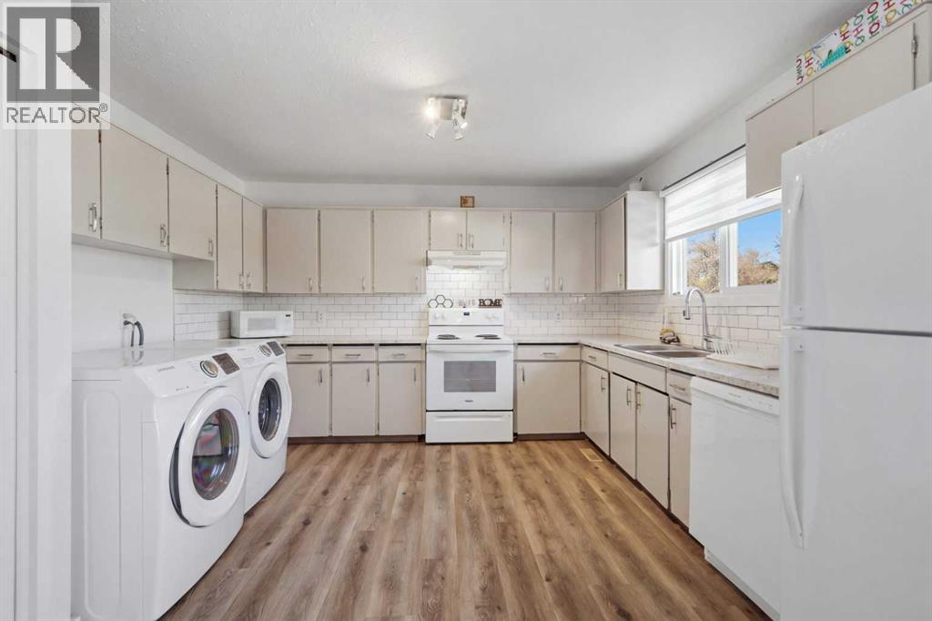 Listing photo – 5006 63 Avenue, Ponoka