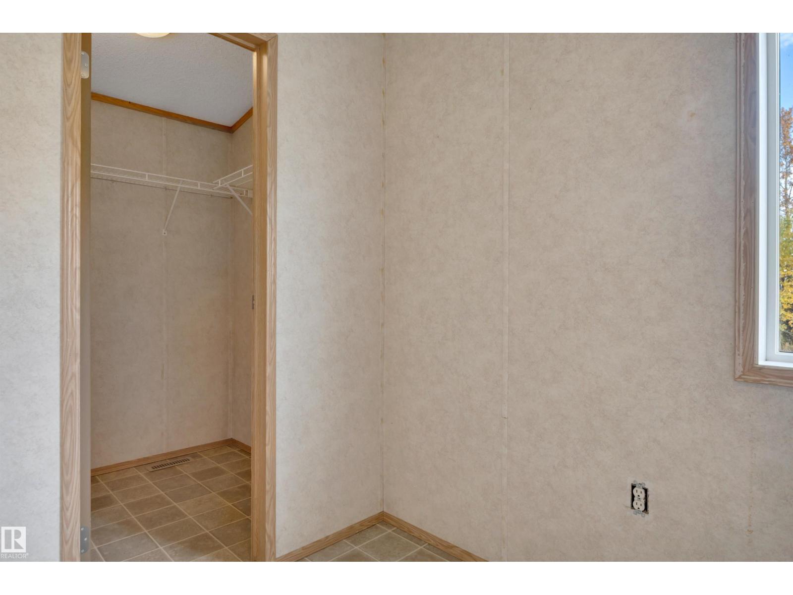 48138 RGE RD 244 - 37