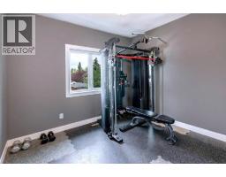 1906 43 Avenue SW - photo 20