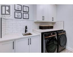 1906 43 Avenue SW - photo 24