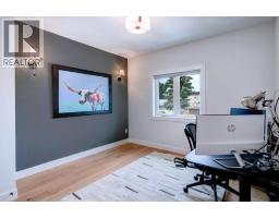 1906 43 Avenue SW - photo 21