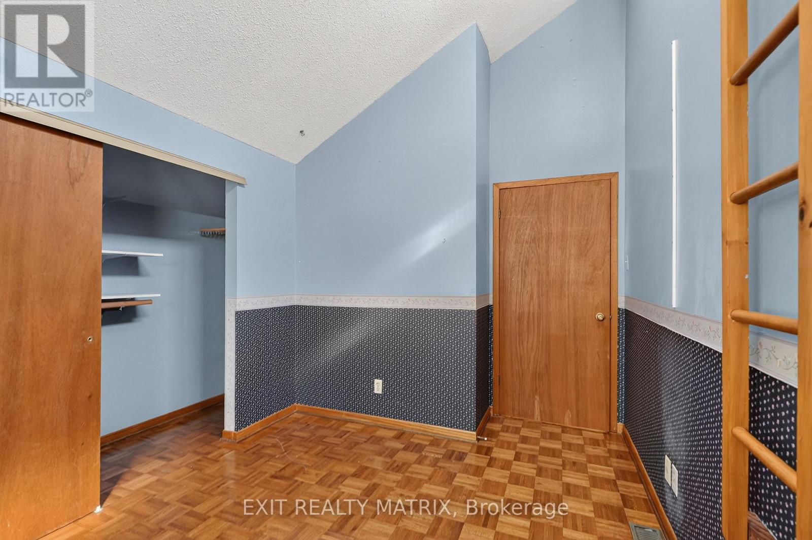 279 FELTON CRESCENT - 26