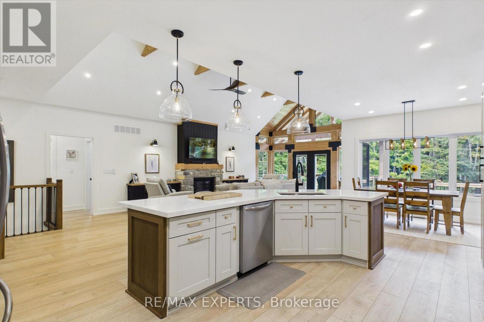 1072 Xavier Street — photo 13