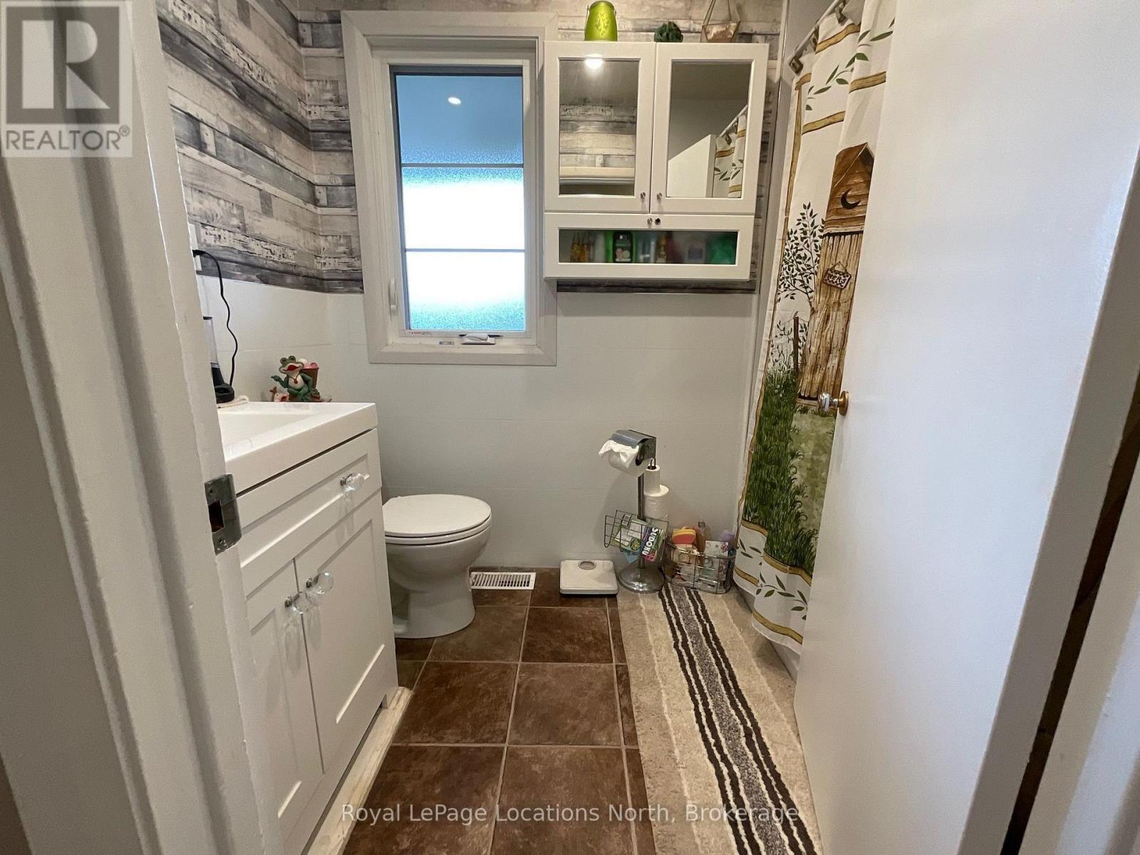 272 YONGE STREET - 21