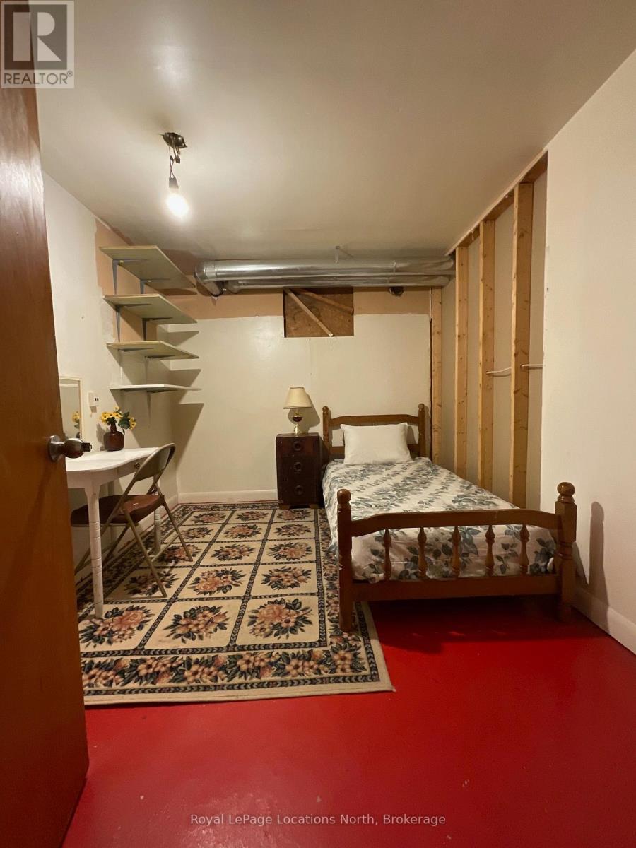 272 YONGE STREET - 35