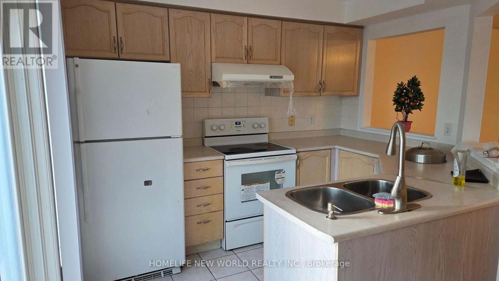5420 Fallingbrook Drive — photo 8