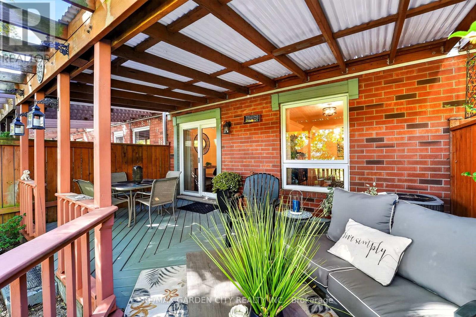 25 Walker Court, Grimsby, ON photo 23