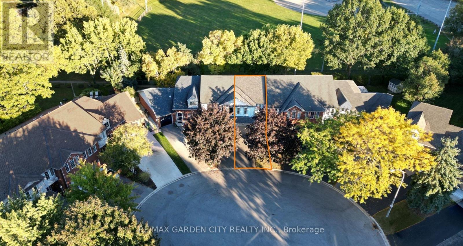 25 WALKER COURT - 26