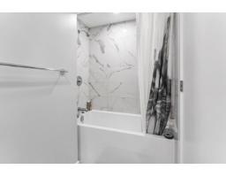 1510 10626 City Parkway, Surrey, BC V3T0S3 Photo 6