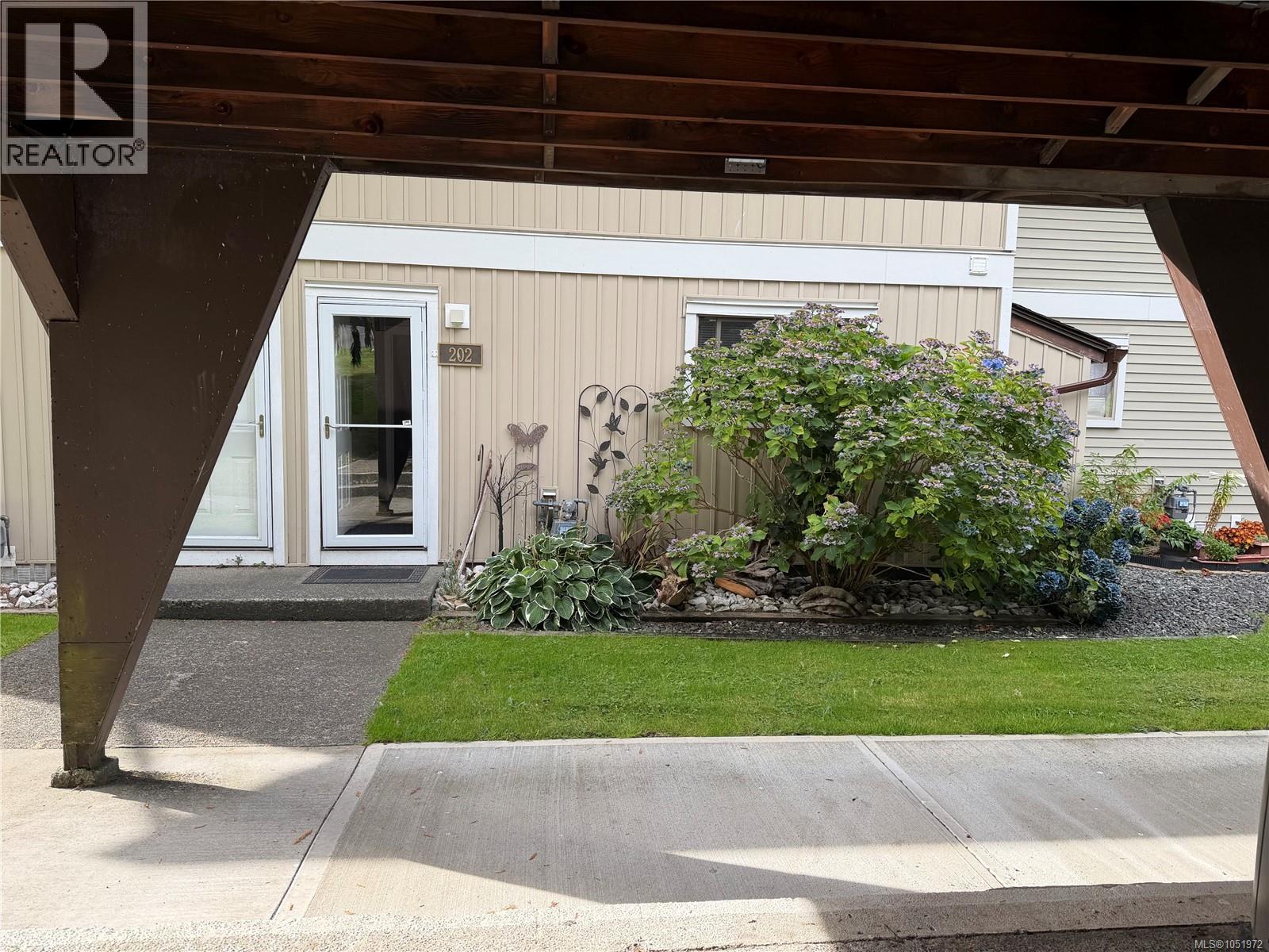 202 Haida Ave - 2
