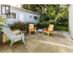 227 Tomahawk Avenue, West Vancouver, BC V7P1C4 Photo 17