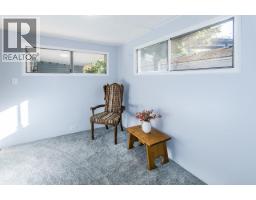 227 Tomahawk Avenue, West Vancouver, BC V7P1C4 Photo 14