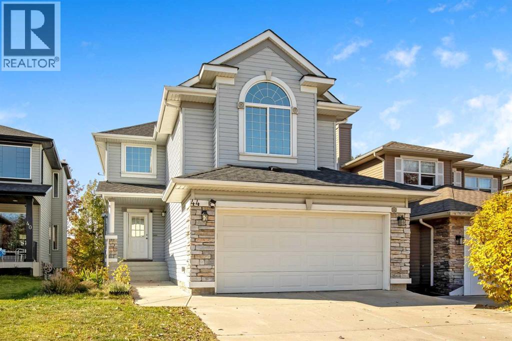 44 Rocky Ridge Close NW - 1
