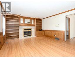 44 Straddock Crescent SW - photo 12
