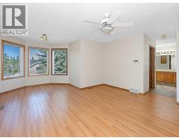 44 Straddock Crescent SW - photo 25